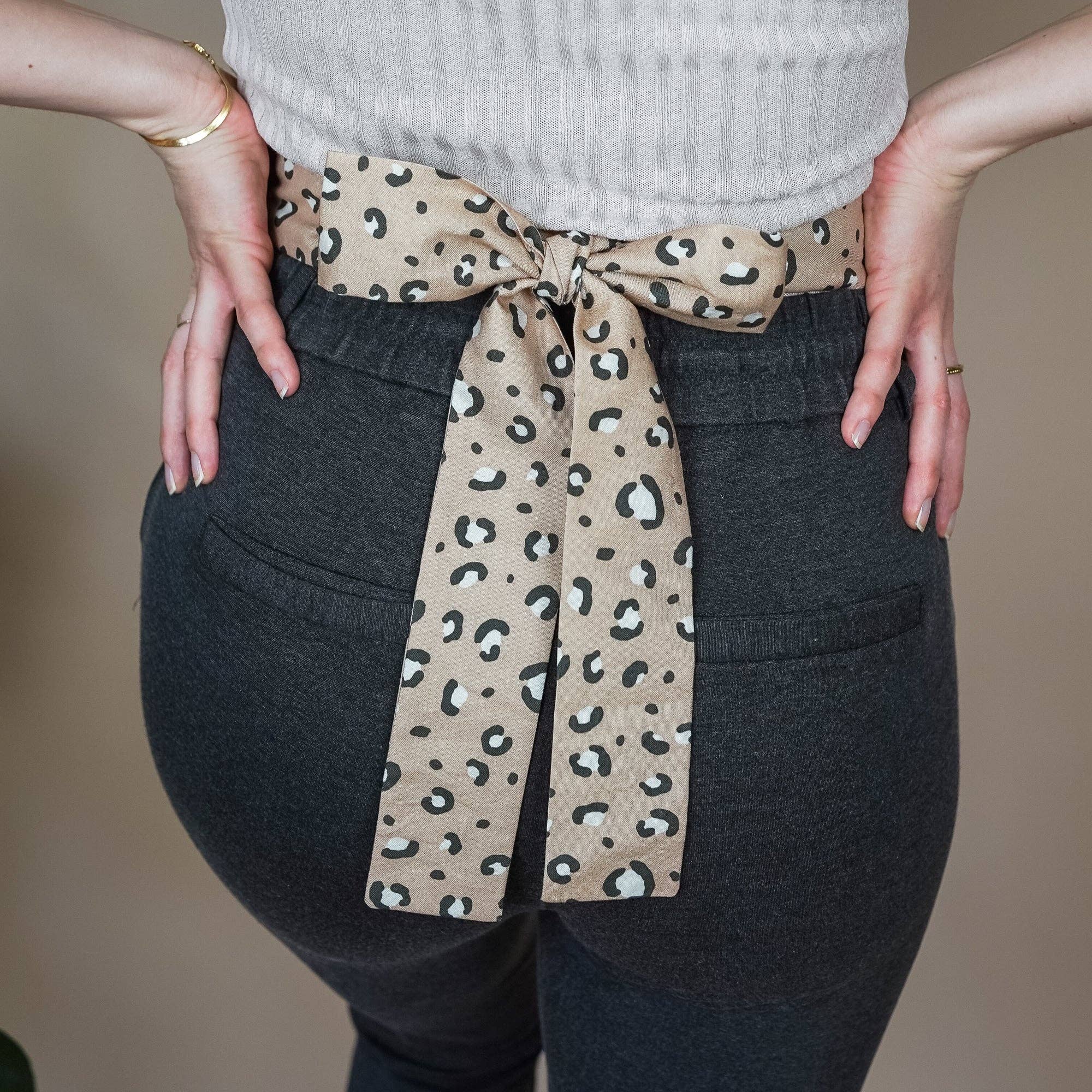 Cuscino di farro da legare - Fascia per la pancia motivo leopardato beige