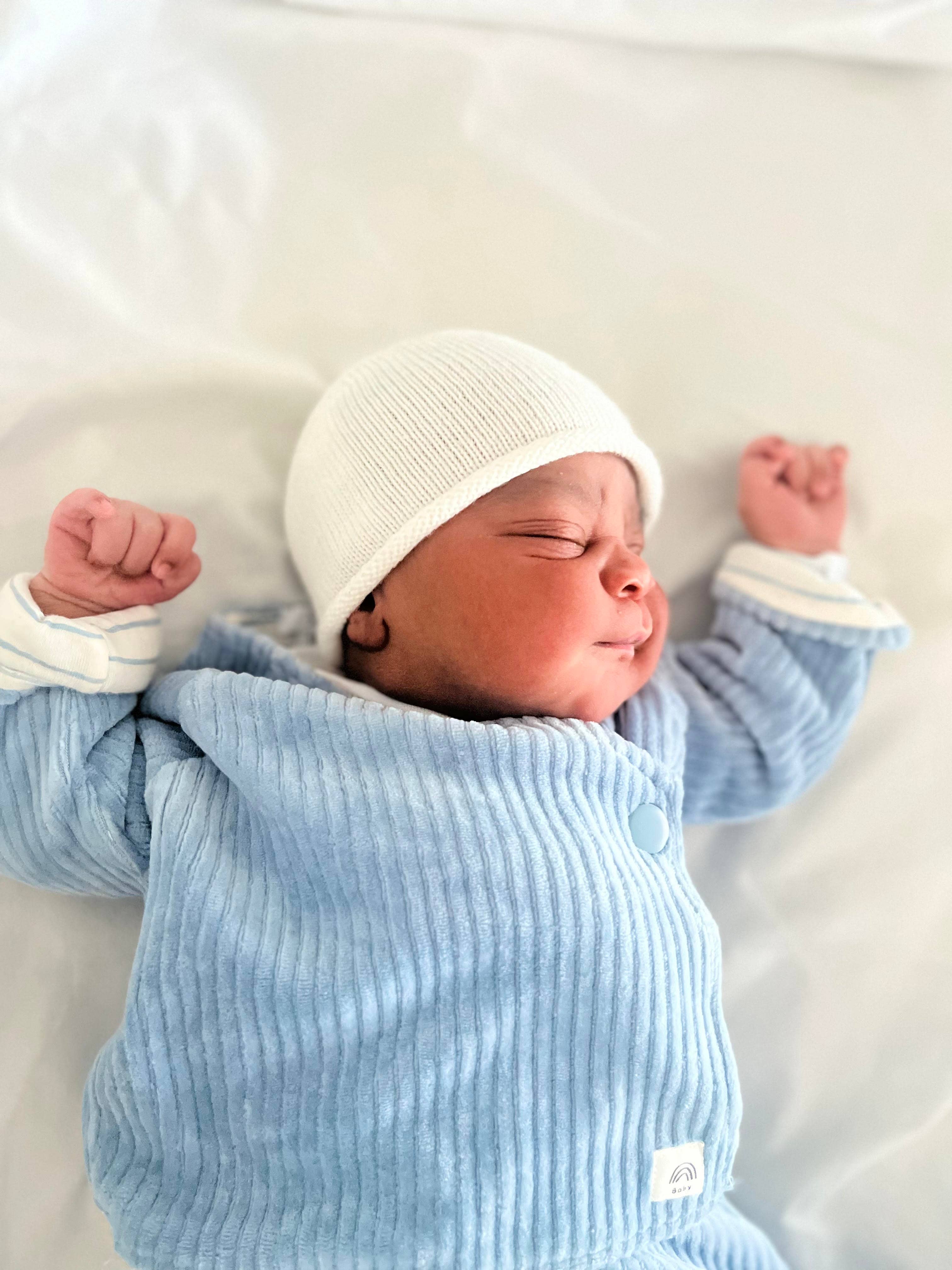 PERINNE - Kit berretto e muffole per neonati 100% lana