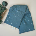 Cuscino termico allungato in cuoricini blu - farro biologico