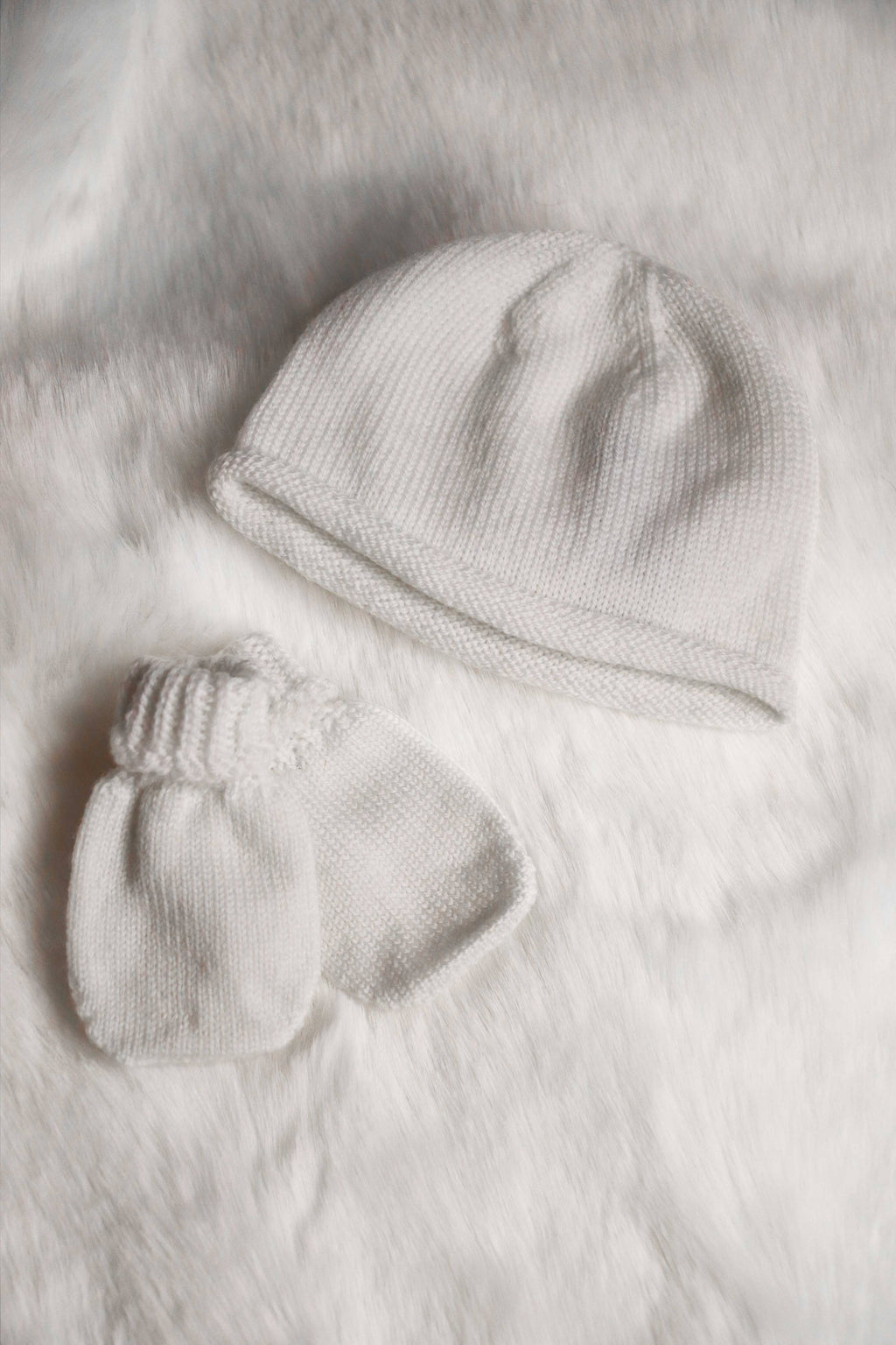 PERINNE - Kit berretto e muffole per neonati 100% lana