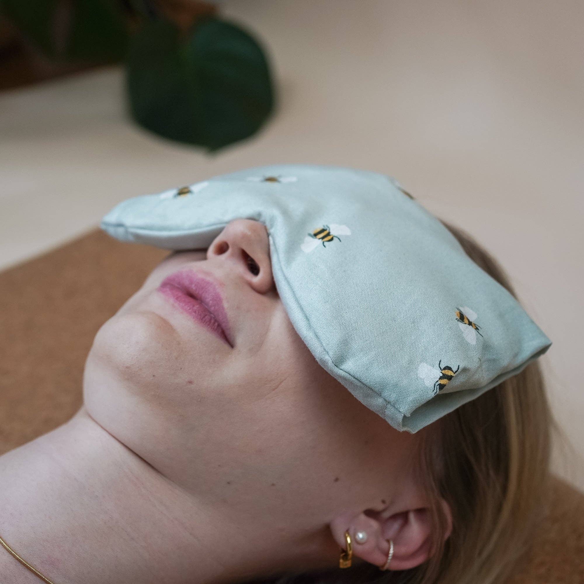 Cuscino per occhi api