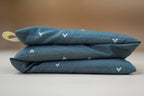 Cuscino termico allungato in cuoricini blu - farro biologico